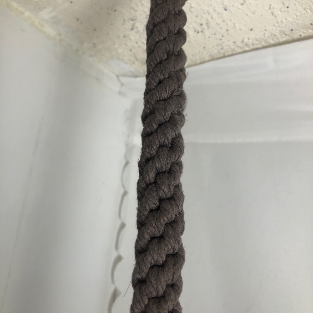 Brown Macrame Plant Hanger. NEW - Picture 4 of 4